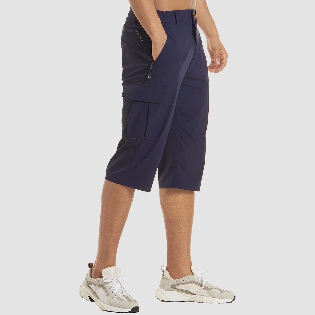 Men's Three-Quarter Cargo Shorts with Zip Pockets