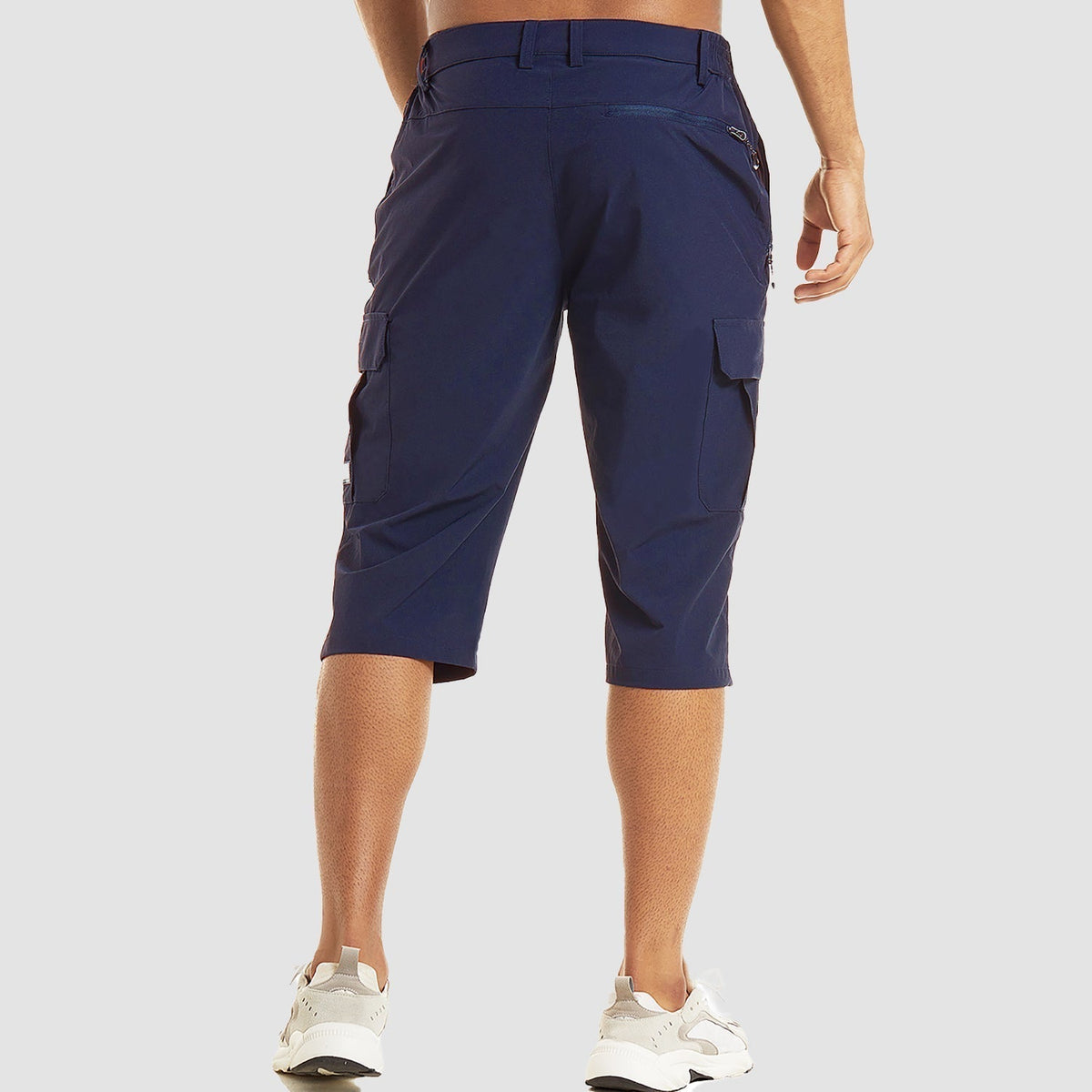 Men's Three-Quarter Cargo Shorts with Zip Pockets