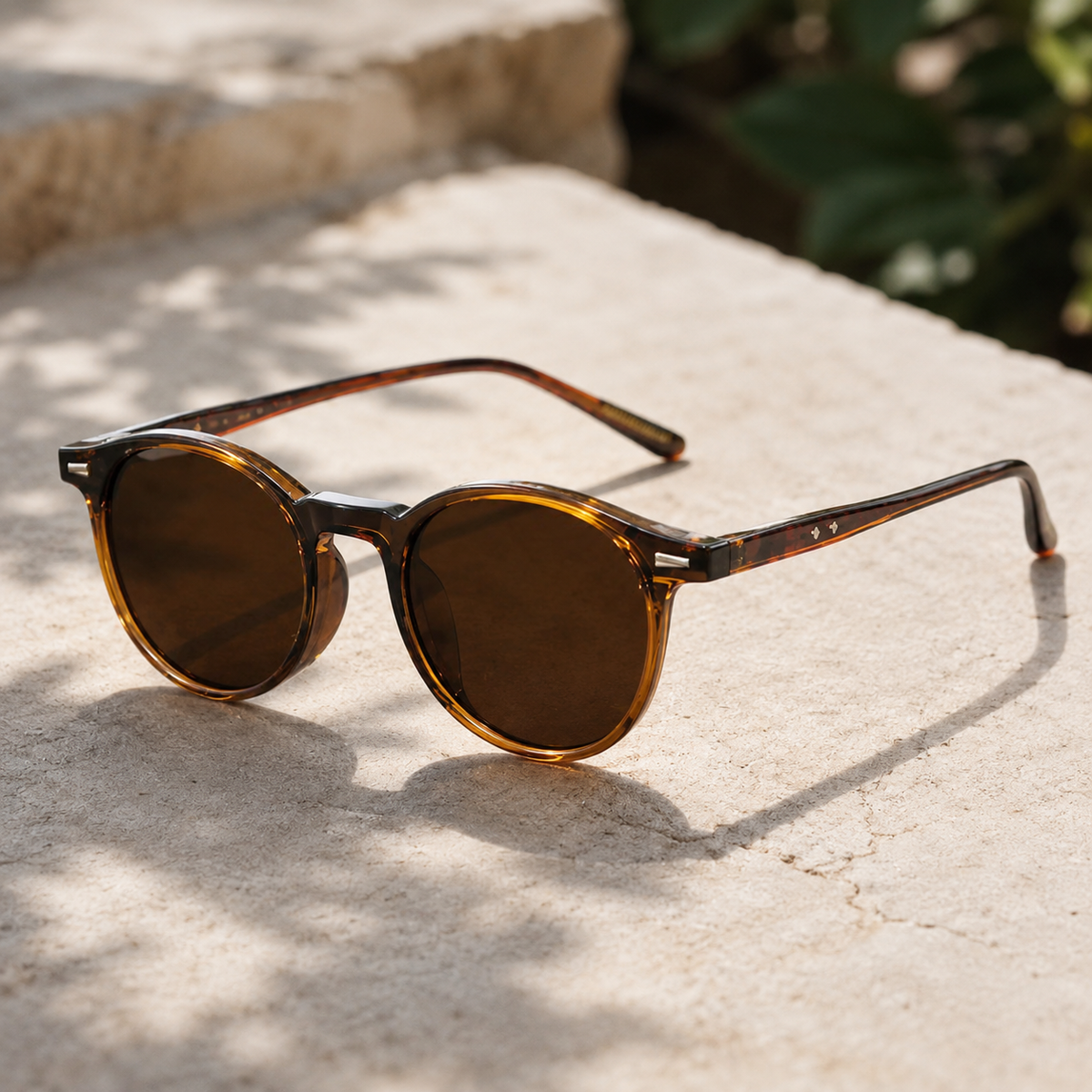 Unisex Retro Round Polarised Sunglasses with UV400 Lenses